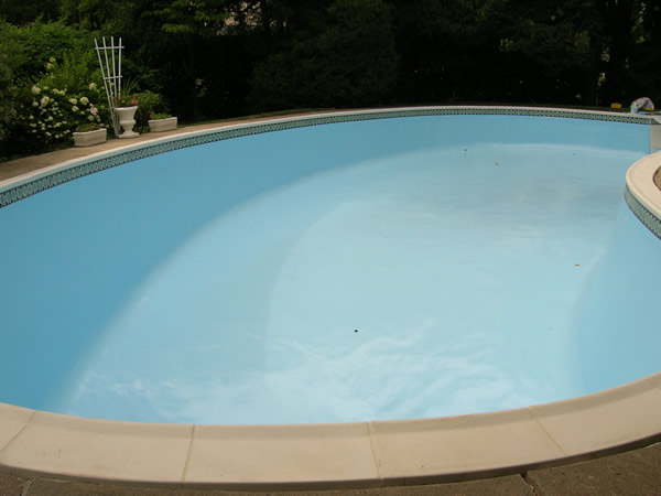 Modern Above Ground Swimming Pool Paint with Simple Decor